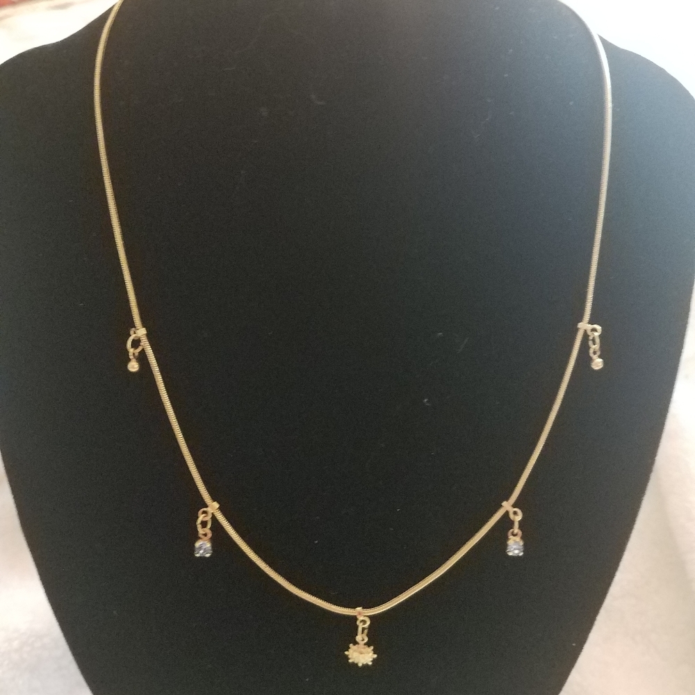 Stamped F18K - Necklace with small blue stones